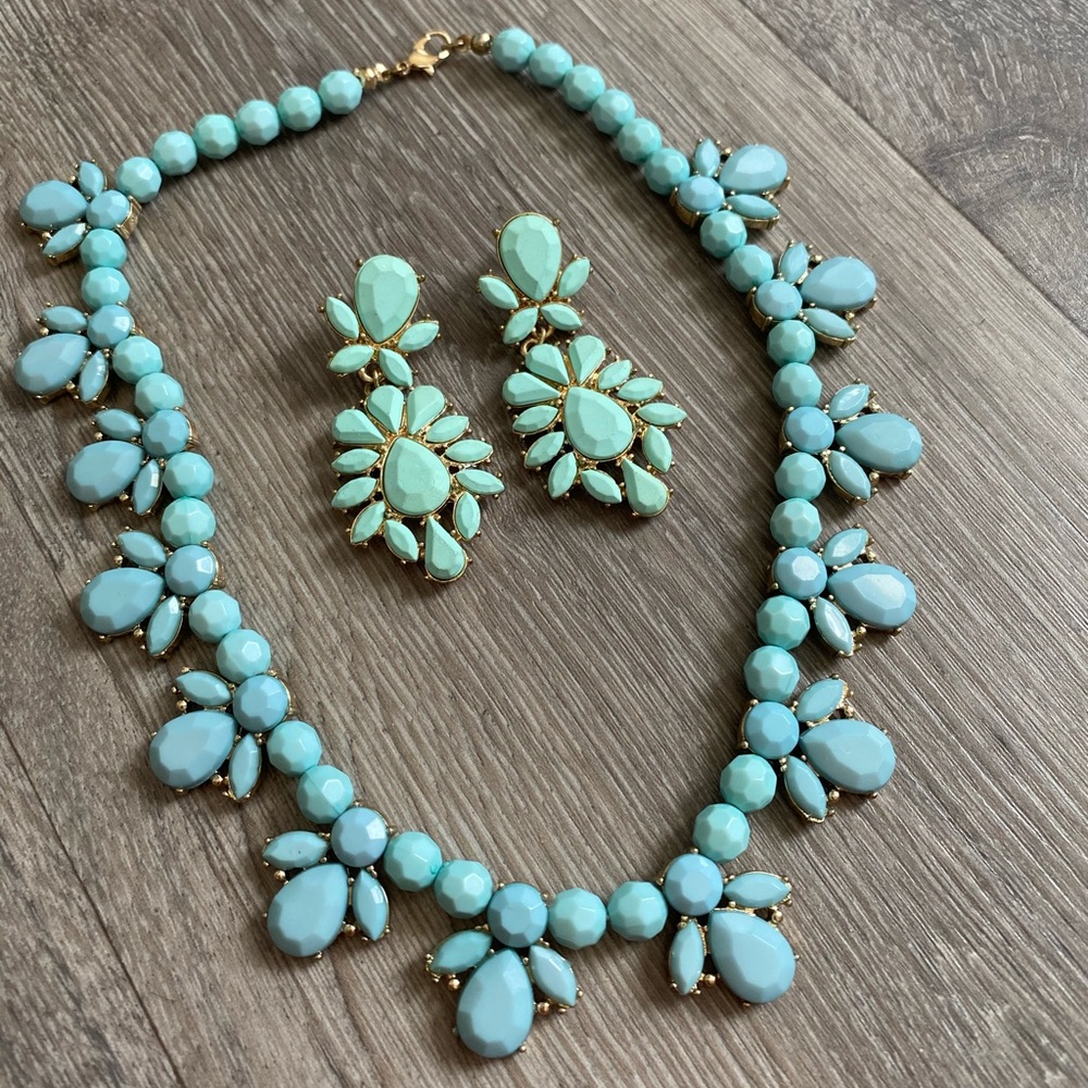 💚💙Sea blue (mint) Necklace & Earrings 💚💙
